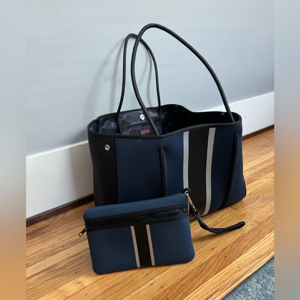 Haute Shore Tote 👜